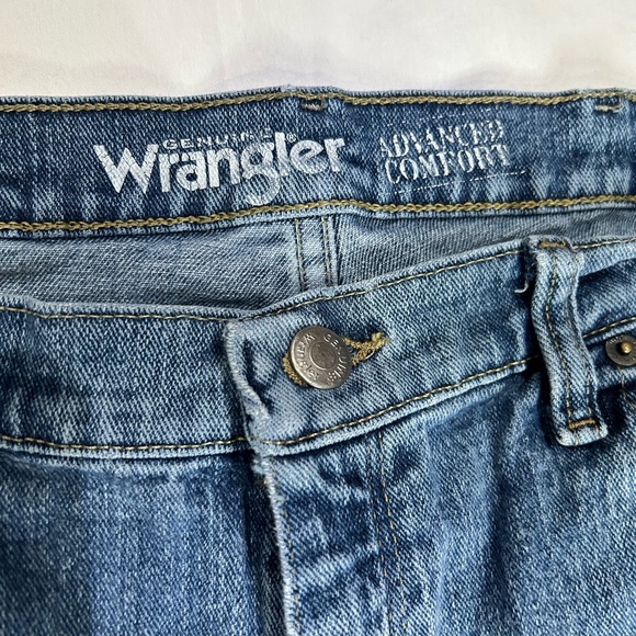 Wrangler Advanced Comfort 36x32 - Picture 5 of 11